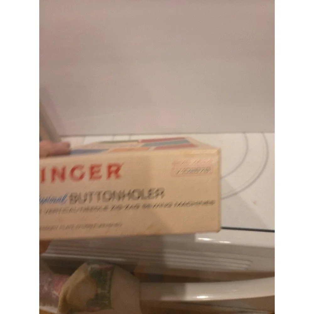 Vtg Singer Professional Buttonholer for Vertical Needle Zig Zag Machines V102878